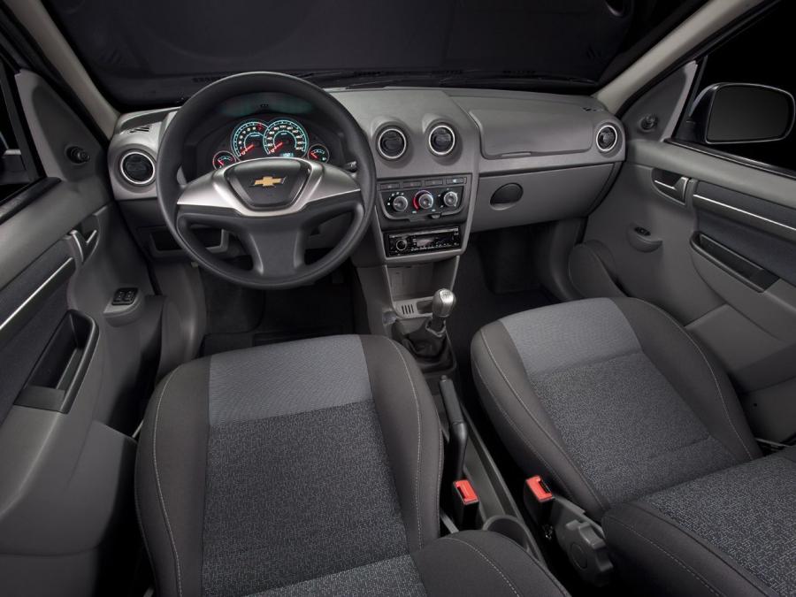  Chevrolet Prisma 2011 года  (фото 2 из 4)